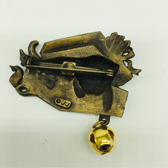 JJ Signed Kitty Cat In Gift Present Box Articulated Bell Pin Christmas Brooch - Picture 6 of 6